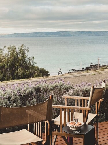 Penny Shack: sweet KI cottage with sea views