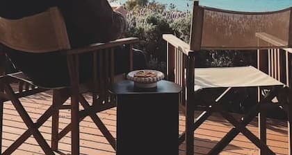 Penny Shack: sweet KI cottage with sea views
