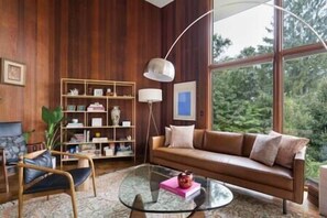 电视、壁炉、立体声音响