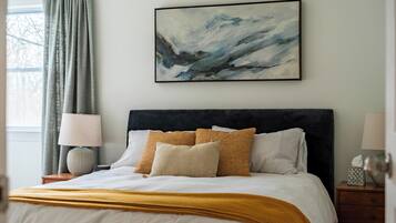 3 bedrooms, desk, iron/ironing board, free WiFi