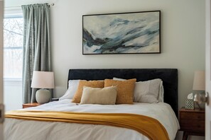 3 habitaciones, escritorio, tabla de planchar con plancha y wifi gratis 