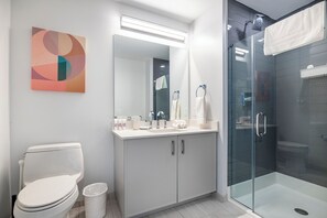 Luxury-Apartment, Küche | Badezimmer