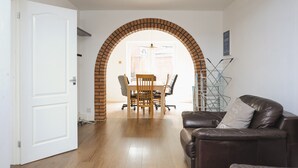 Slaapzaal, 1 slaapkamer, uitzicht op de stad | Interieur