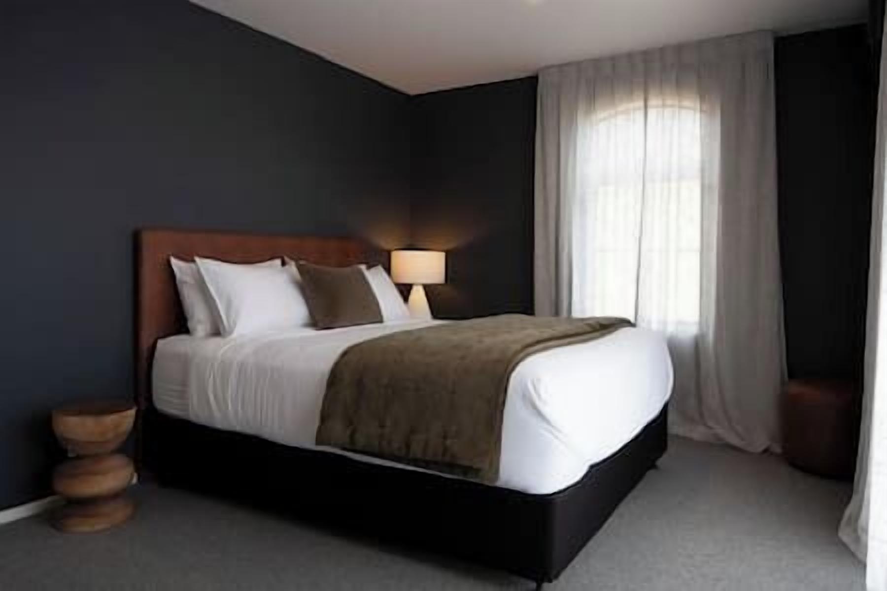 3 habitaciones, tabla de planchar con plancha y wifi gratis 