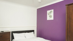 Interior - Room in Guest Room - Bright Room in Coventry (Coventry)
