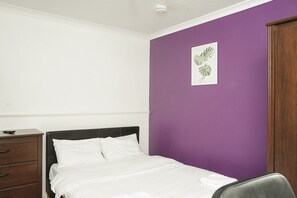 Slaapzaal, 1 slaapkamer, uitzicht op de stad | Interieur