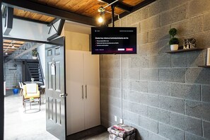 Espacio para trabajar con un portátil y wifi gratis