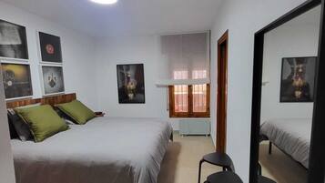 3 chambres, fer et planche Ă repasser, Wi-Fi, draps fournis