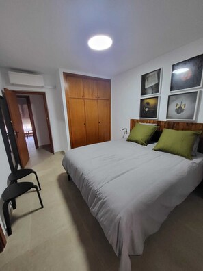 3 Schlafzimmer, BĂŒgeleisen/BĂŒgelbrett, WLAN, BettwĂ€sche