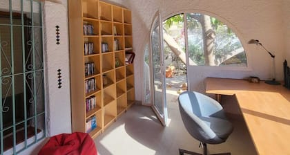 Chalet reformado ideal para familias, con jardín, a 3 minutos a pie de la playa
