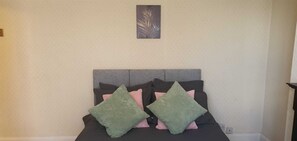 Shared Dormitory, 1 Bedroom, City View | Interior - Room in Guest Room - Big Comfortable Room in Coventry (Coventry)