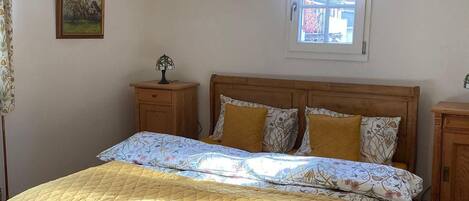3 bedrooms, WiFi, bed sheets