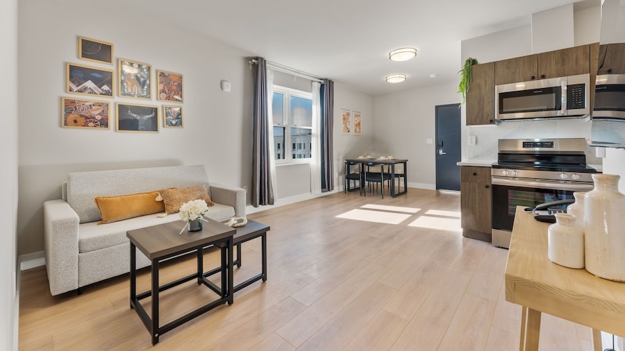 4211 Suites