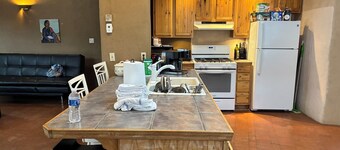 Charming 1.5 Bedrooms, 1600 sq. Ft Guest House Views/Yard W/D High Ceilings 