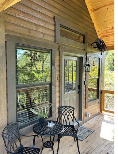 Bear Top Junior Small Cabin w EV Charger

