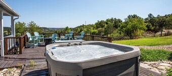 Hot Tub Retreat by Wine Country