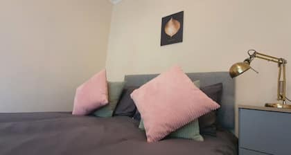Room in Guest Room - Nice Comfortable Room in Coventry