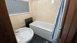 Shared Dormitory, 1 Bedroom, City View | Bathroom amenities