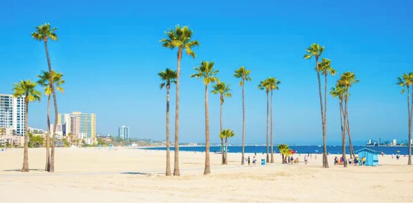 Liegestühle, Strandtücher