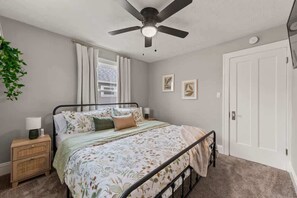 3 bedrooms, iron/ironing board, travel cot, free WiFi