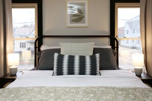 5 bedrooms, desk, iron/ironing board, travel cot