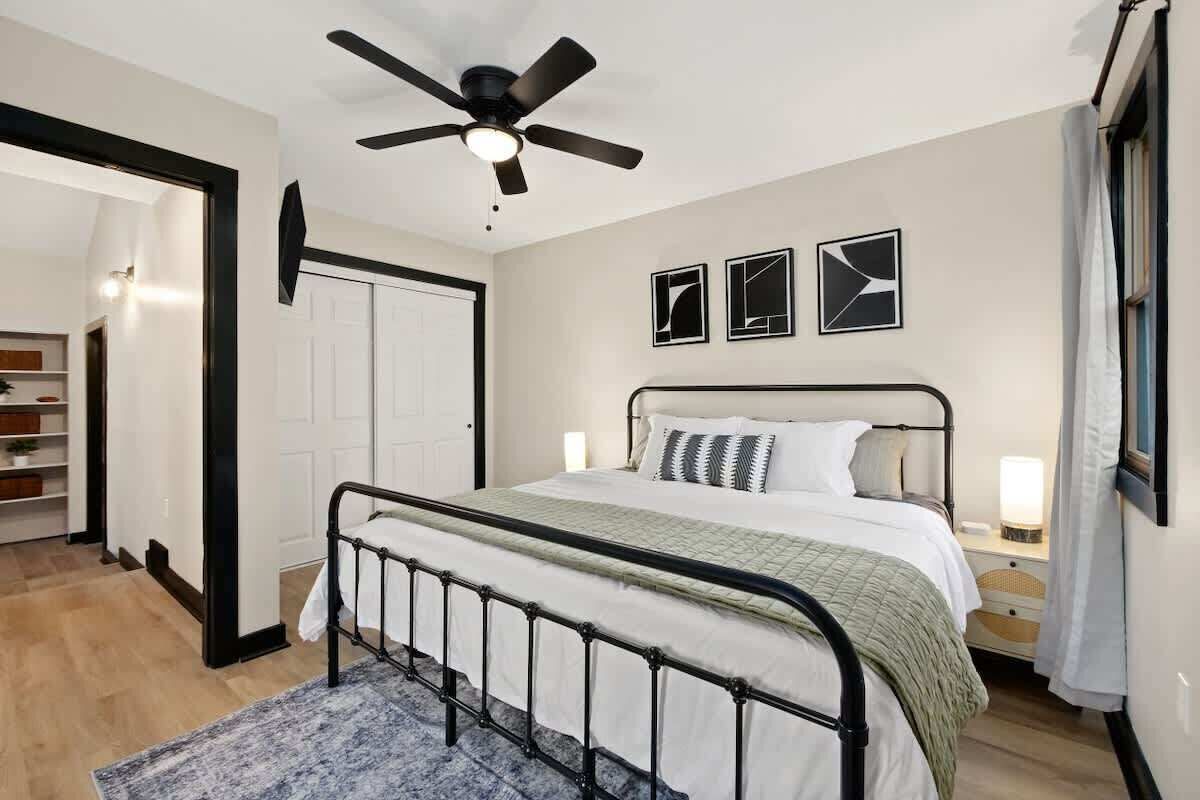 4 makuuhuonetta, silitysrauta/-lauta, vauvan matkasänky, ilmainen Wi-Fi