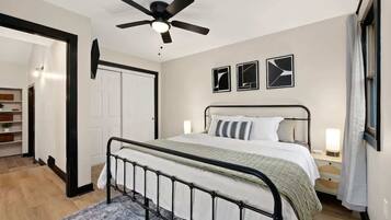 4 makuuhuonetta, silitysrauta/-lauta, vauvan matkasänky, ilmainen Wi-Fi