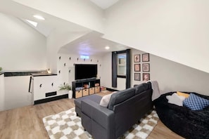 TV connectée, jeux vidéo, espaces bureaux