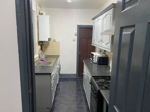 Shared Dormitory, 1 Bedroom, City View | Private kitchen