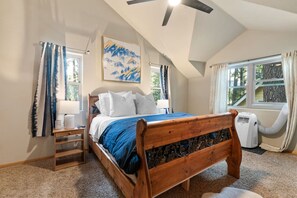 3 bedrooms, desk, travel cot, free WiFi