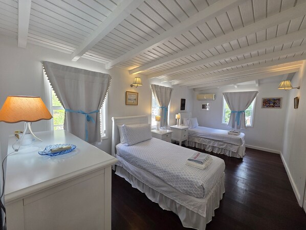 2 slaapkamers, een strijkplank/strijkijzer, wifi, beddengoed