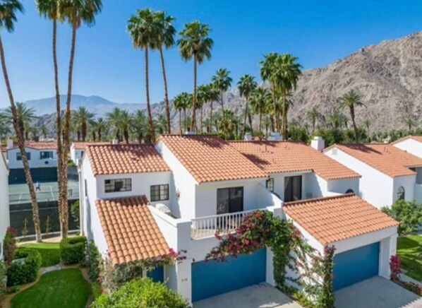 Exterior - Newly Updated Tennis Villa Next to La Quinta Resort ~ Clay court view! (La Quinta)