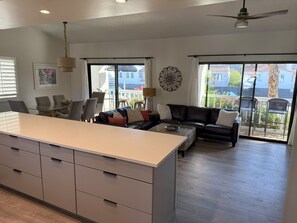 Smart TV, fireplace, books, stereo - Newly Updated Tennis Villa Next to La Quinta Resort ~ Clay court view! (La Quinta)