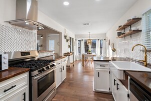 Superior House, 4 Bedrooms, Non Smoking, Private Pool | Private kitchen | Coffee/tea maker, electric kettle