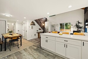 Interior - 5 mi to Park|Hot Tub|EV2|King Beds|Fire Pit (Ashford,)