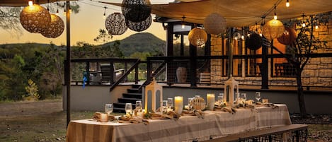 Outdoor dining