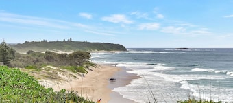 Villa Oceania at Caves Beach Villas