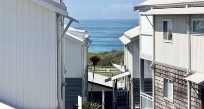 Villa Oceania at Caves Beach Villas