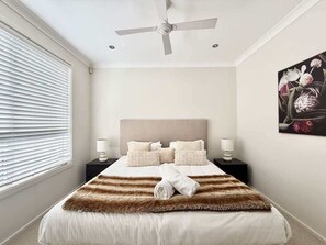 2 habitaciones, tabla de planchar con plancha y wifi gratis