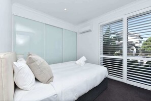 4 habitaciones, escritorio, wifi gratis y ropa de cama 