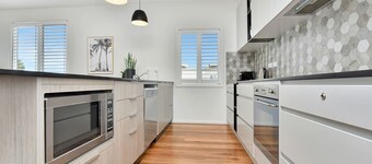 Bombora Beach House at Caves Beach Villas