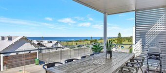 Bombora Beach House at Caves Beach Villas