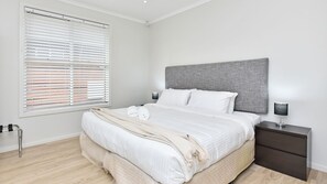 2 bedrooms, iron/ironing board, free WiFi