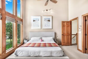 4 habitaciones, wifi gratis y ropa de cama