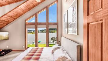 4 bedrooms, free WiFi, bed sheets