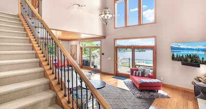 Walking Distance to Wisp. Spacious, 4-bedroom home in the heart of Deep Creek.