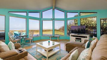 TV connectée, table de tennis de table