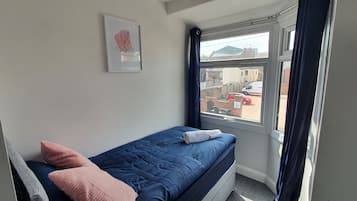 Shared Dormitory, 1 Bedroom, City View | Interior
