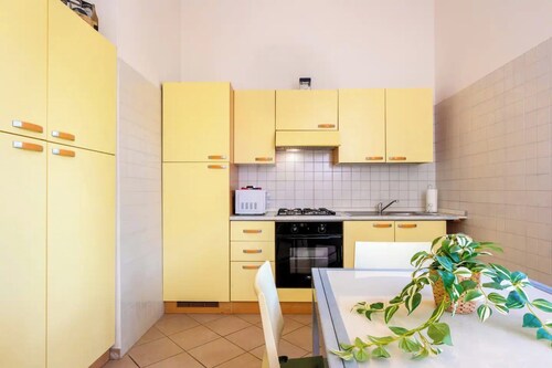 Apartment 'Tecla By The Walls and Parking' with Wi-Fi