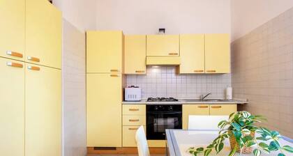 Apartment 'Tecla By The Walls and Parking' with Wi-Fi